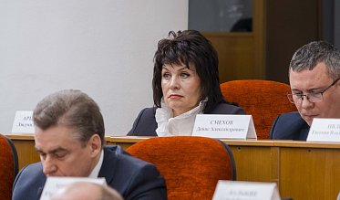 Евгений Солнцев впервые отчитался перед депутатами Заксобрания